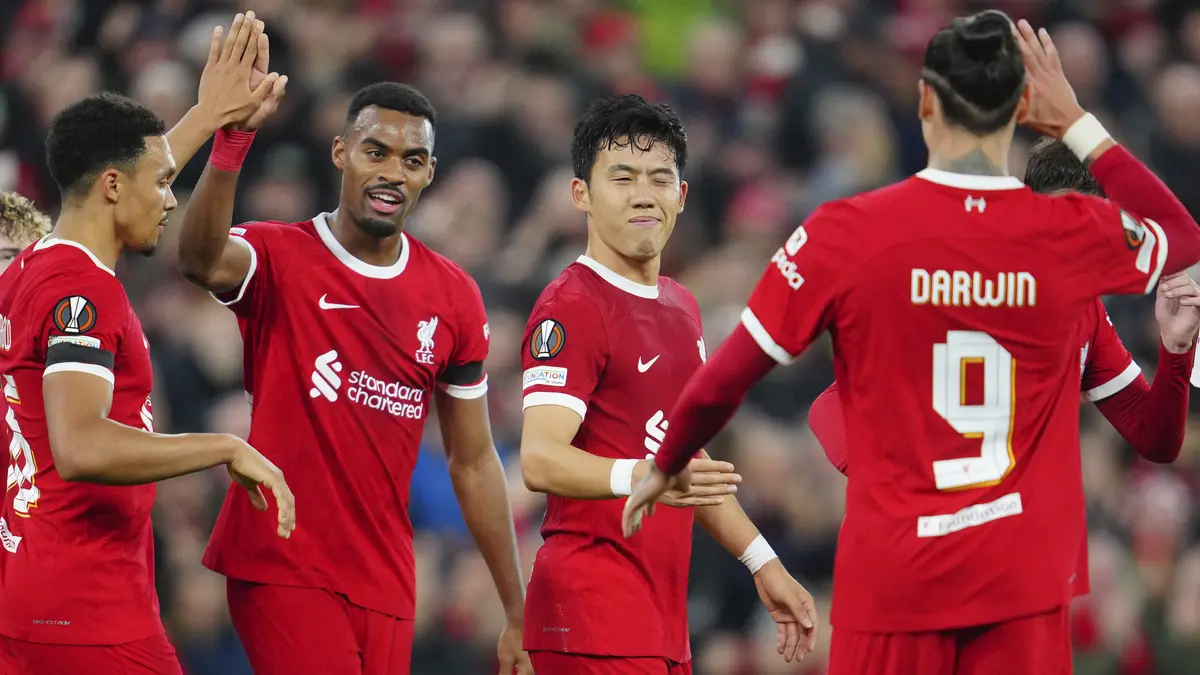 Liverpool Lolos ke Semifinal Piala Liga Inggris, Peran Wataru Endo Jadi Sorotan 1 Liverpool Lolos ke Semifinal Piala Liga Inggris, Peran Wataru Endo Jadi Sorotan