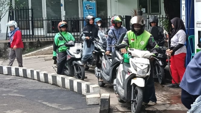 Kekecewaan Warga di Indonesia dan Sejumlah Daerah Lain Karna Pengoplosan Bahan Bakar