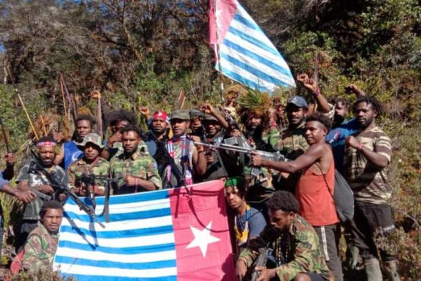 Saat Senjata Buatan Pindad Diselundupkan untuk KKB Papua: Ancaman Keamanan Nasional yang Meningkat