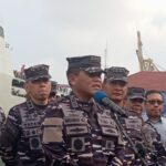 TNI-AL Sibuk Memperbaiki Citra Di Masyarakat Usai Banyak Kasus Yang Banyak Terjadi Saat Ini Di Badan TNI-AL : Kawal Mudik Gratis Banjarmasin - Semarang- Surabaya Menggunakan KRI-592 Banjarmasin