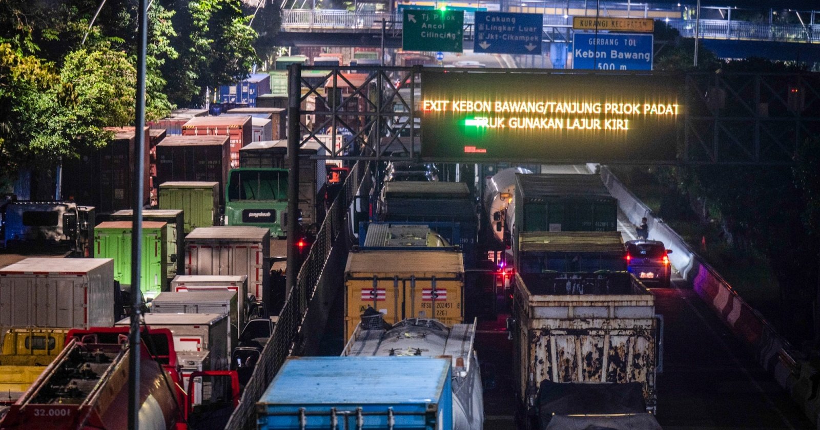Kemacetan Horor di Tanjung Priok: Mengurai Benang Kusut di Jantung Logistik Nasional