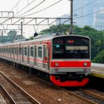 KRL Bogor Kembali Beroperasi Normal Usai Tabrak Mobil di Cilebut: Kronologi, Dampak, dan Tindak Lanjut
