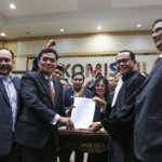 RUU KUHAP 2025 Aktivis Sorot Perubahan Hukum Nasional: Hujan Deras Tak Hentikan Demo Mahasiswa